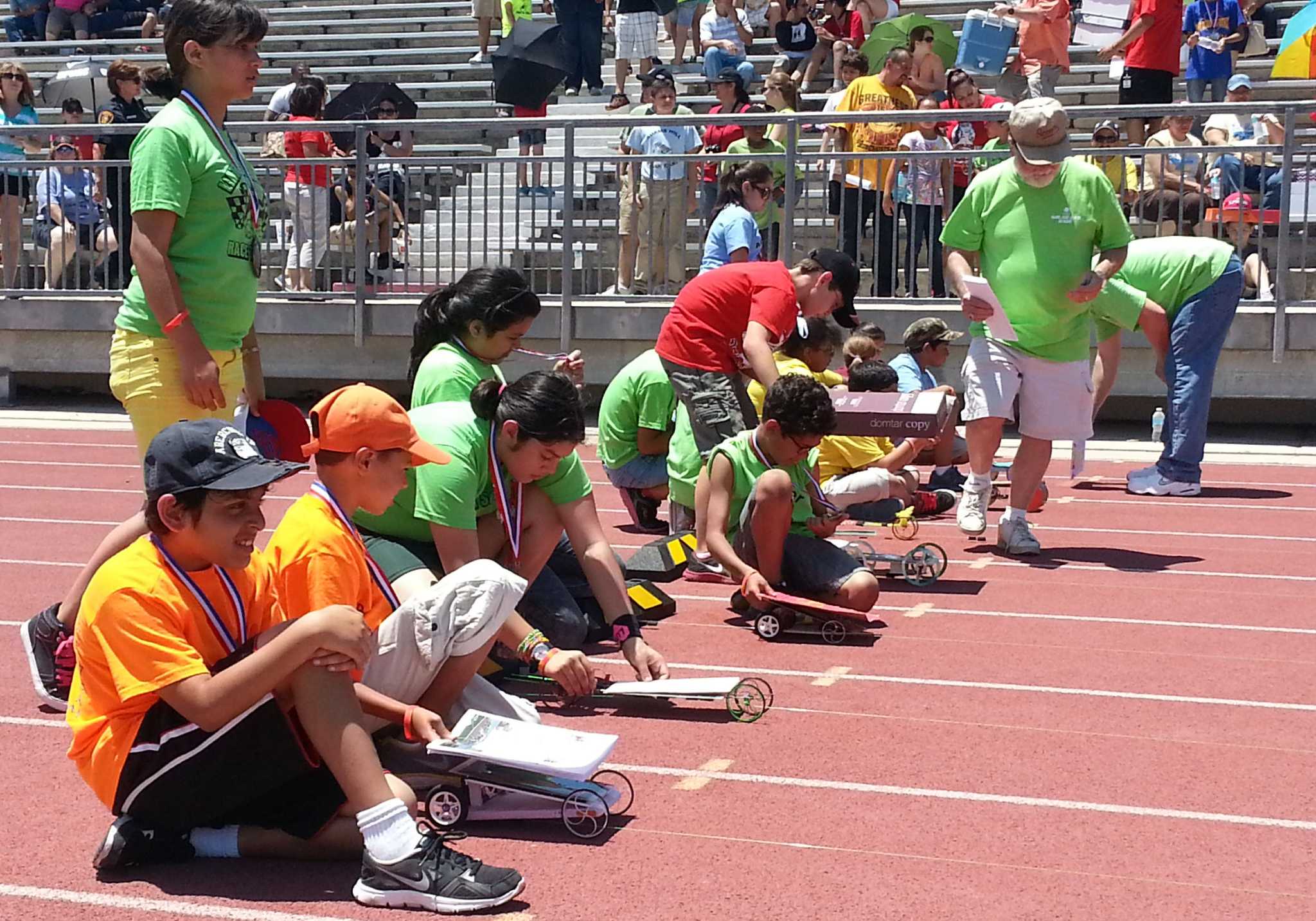 solar-powered-cars-a-boost-for-stem-students