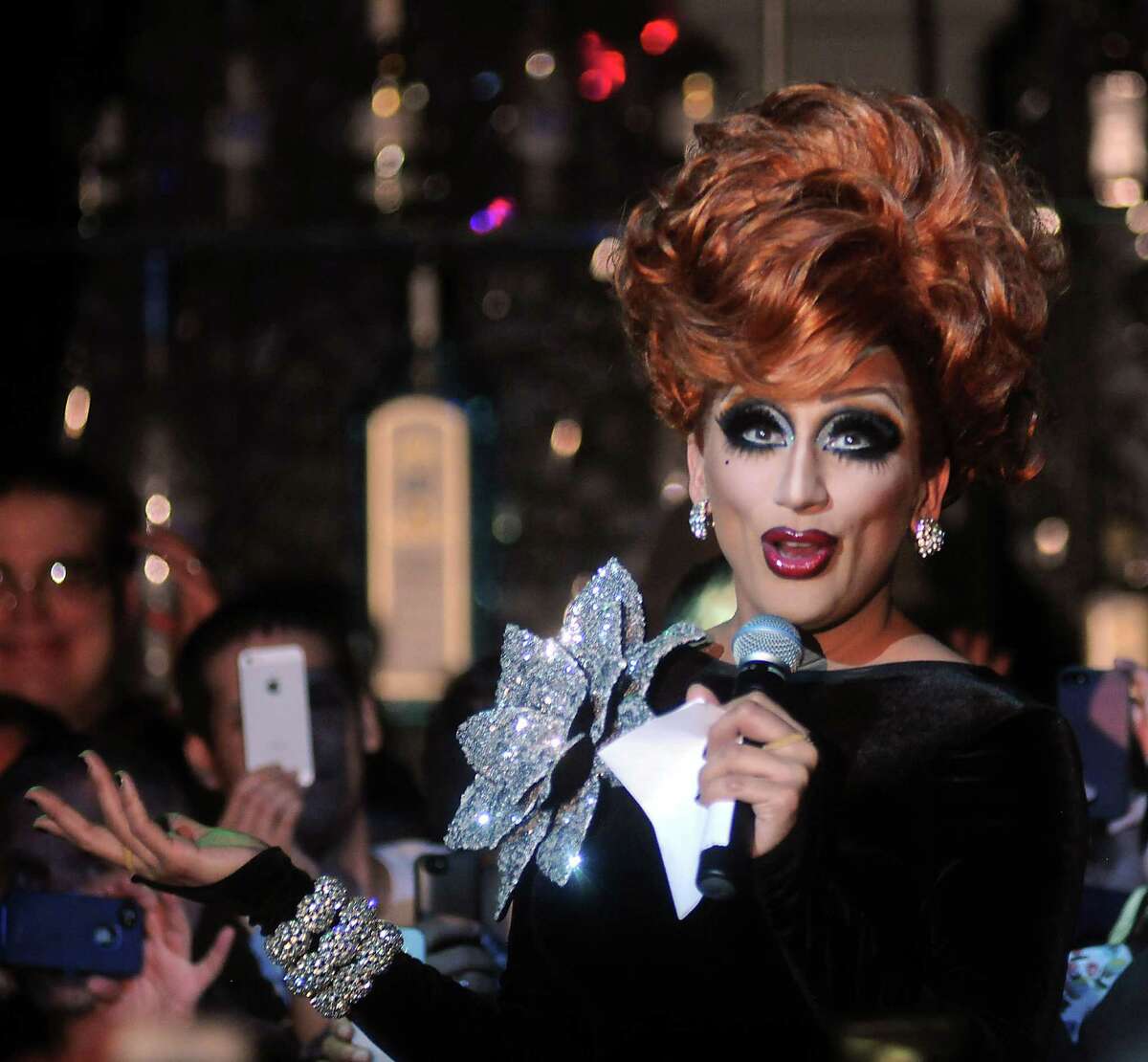 Bianca Del Rio from 'Drag Race' takes the stage