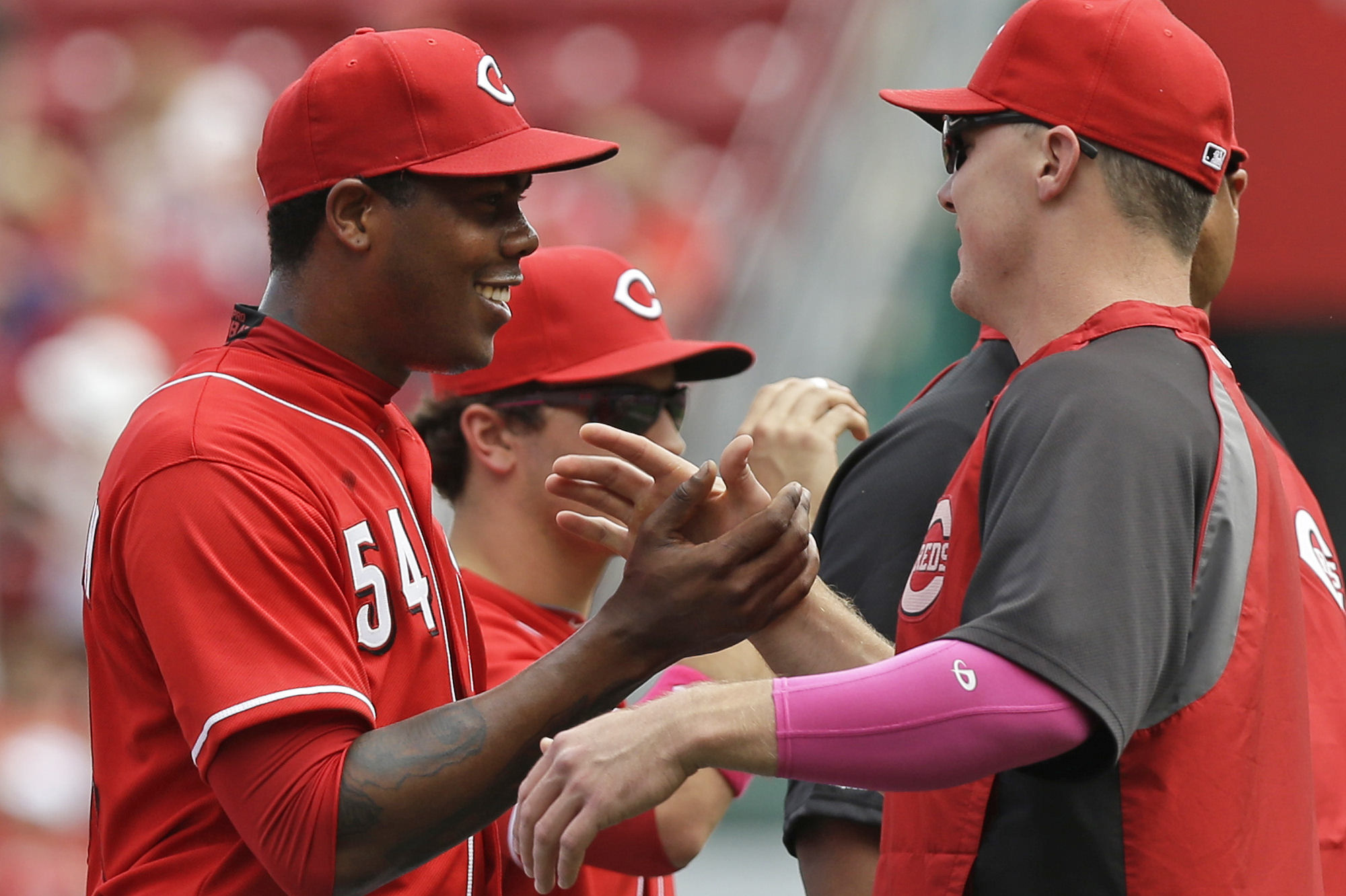 Chapman Brings Heat in Return With Reds - The New York Times