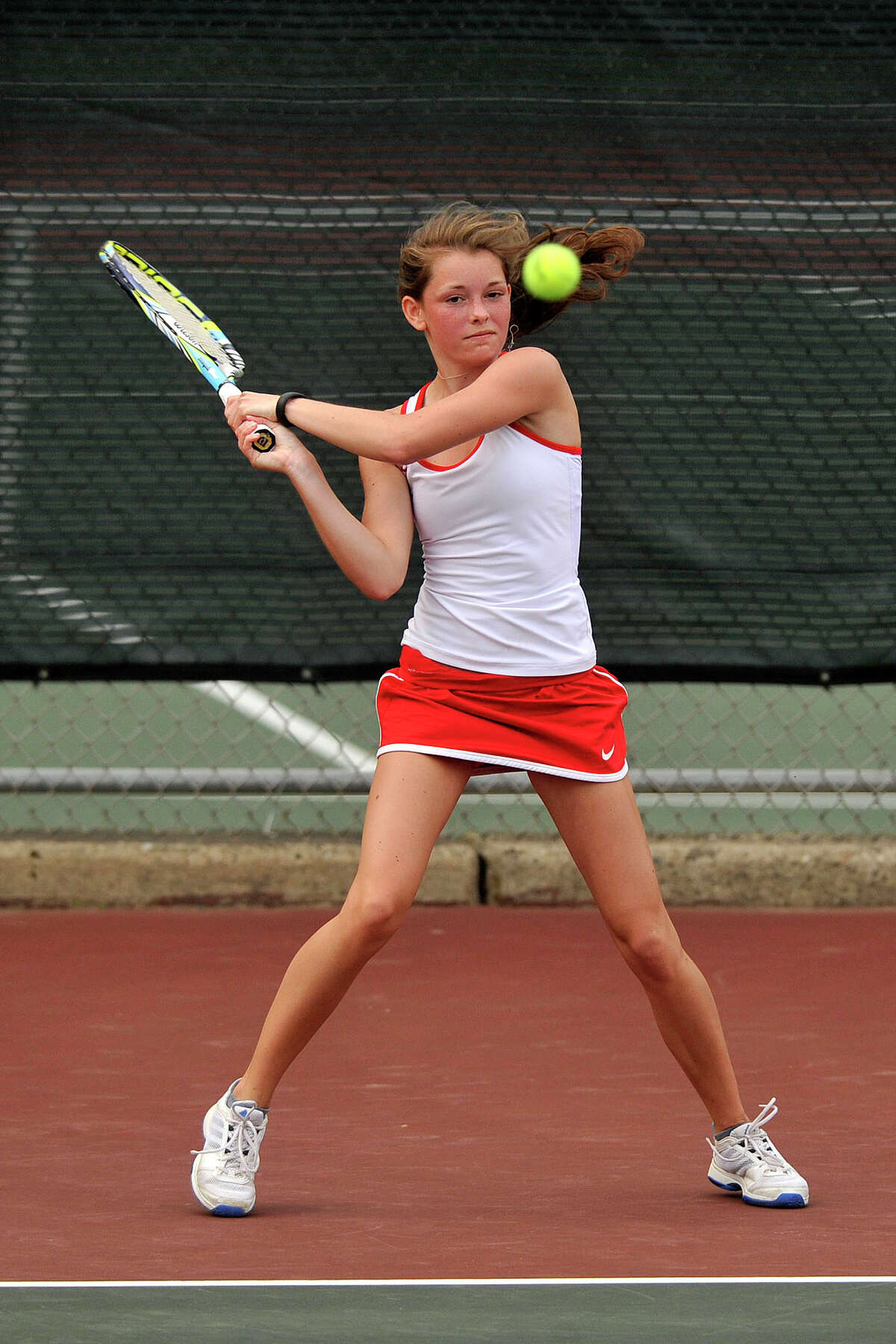 Ludlowe withstands Greenwich challenge to stay unbeaten in girls tennis