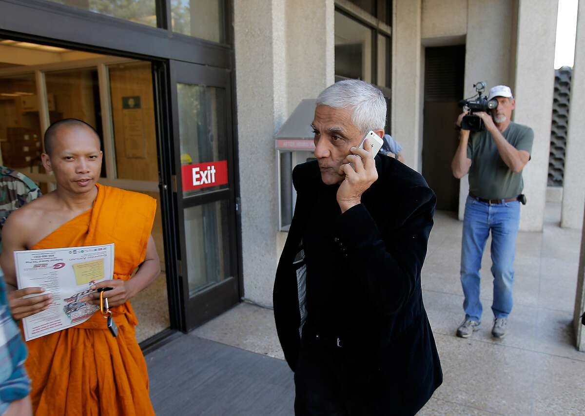 Silicon Valley billionaire Vinod Khosla arrives at the San Mateo County Superior Court building in Redwood City, Calif., on Monday, May 12, 2014, on his way to testify in the Martin's Beach lawsuit.