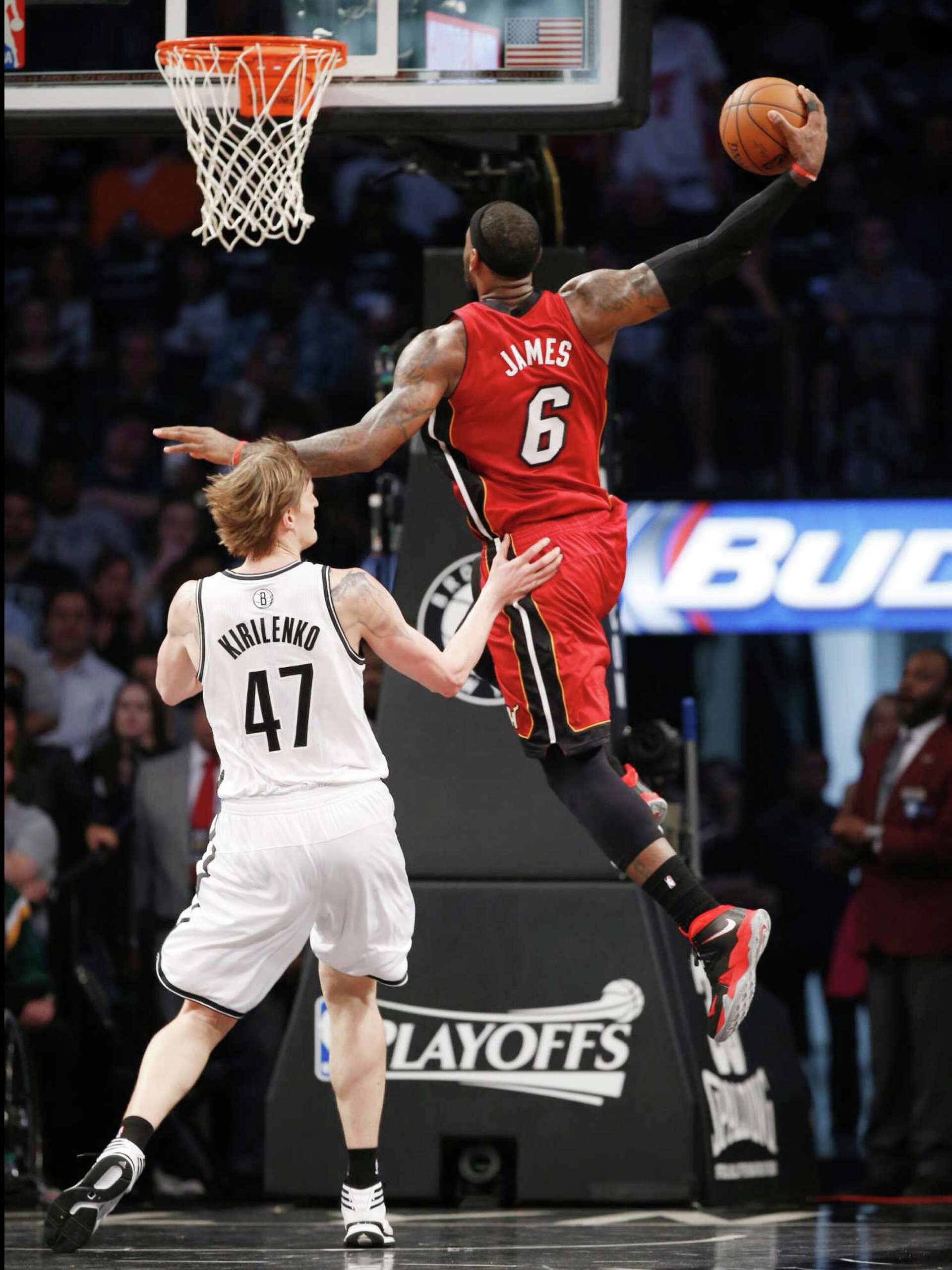 NBA playoffs: Blazers stay alive against Spurs, image size:1920x2560