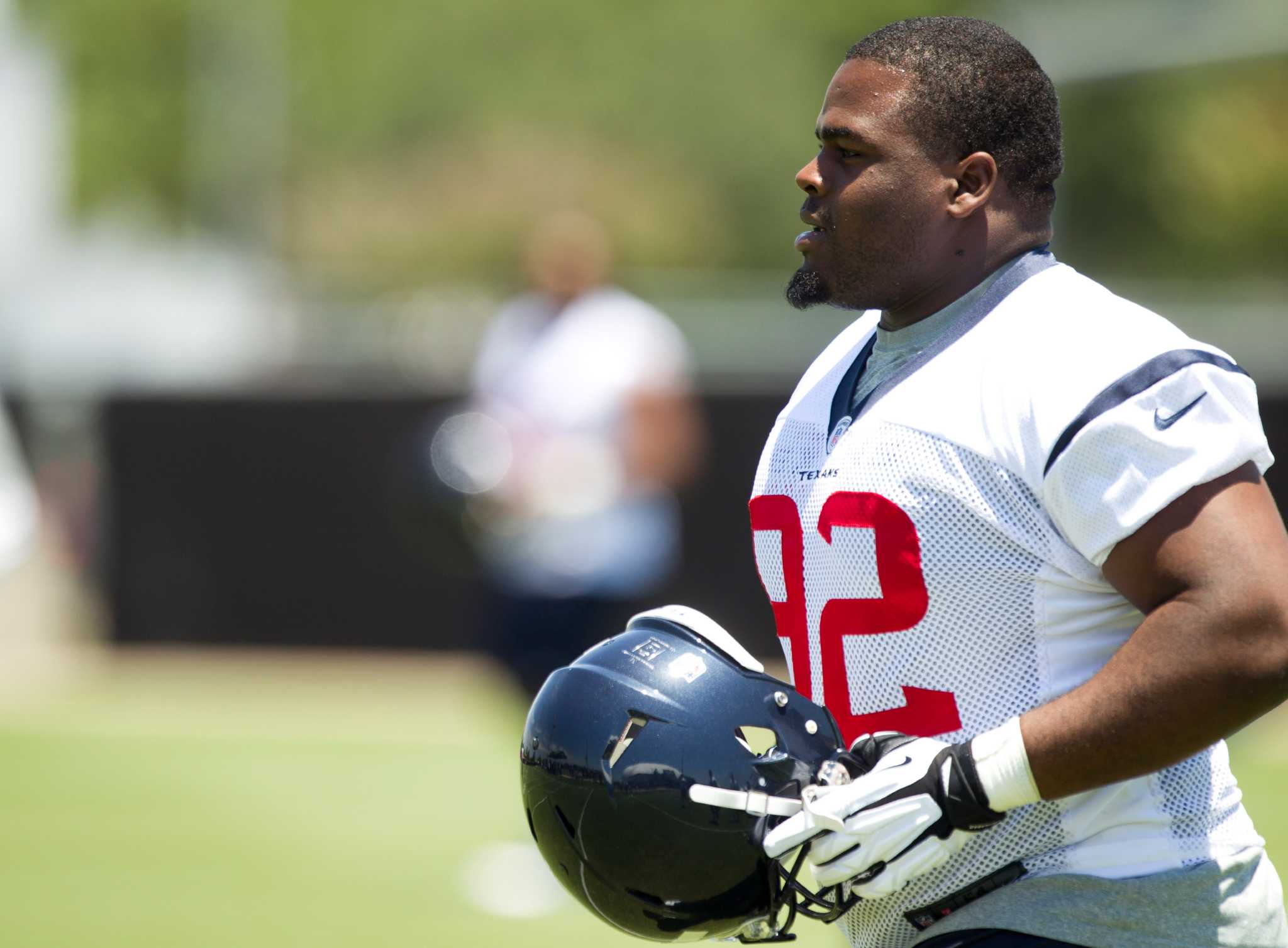 Former Texans player Louis Nix posts live video after being shot