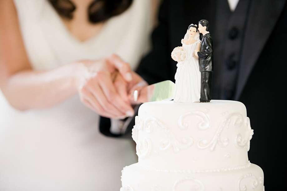 Delish Magazine Says S Should Stop Serving Cake At Their Photos Wedding Cake Alternatives For The Daywedding Cakes Typically Are Dried And Tasteless By