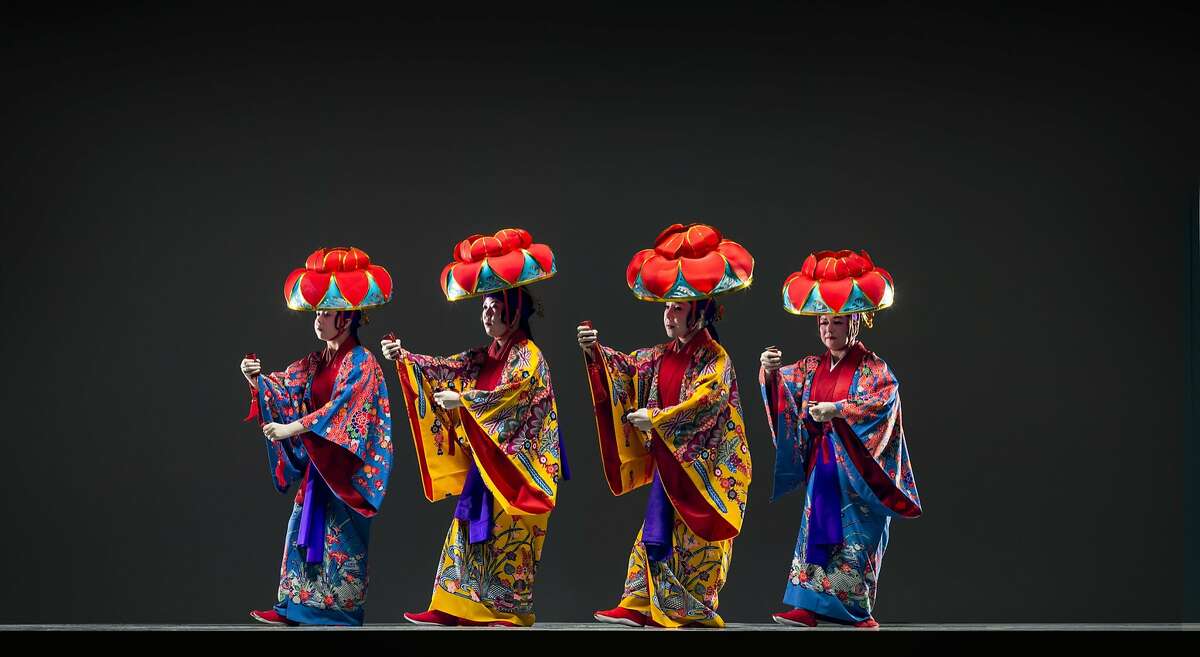 Part of the 2014 San Francisco Ethnic Dance Festival . Azama Honryu Seifu Ichisen Kai USA Kinuko Mototake Okinawan Dance Academy Keara McNiel, Satomi Isobe, Kinuko Mototake, Mieko Merrill