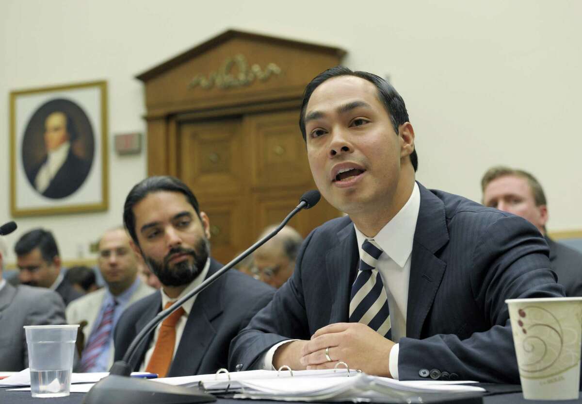If Mayor Julián Castro takes over at HUD, he'll head an agency taking on huge issues such as multigenerational poverty and neighborhoods in decay.
