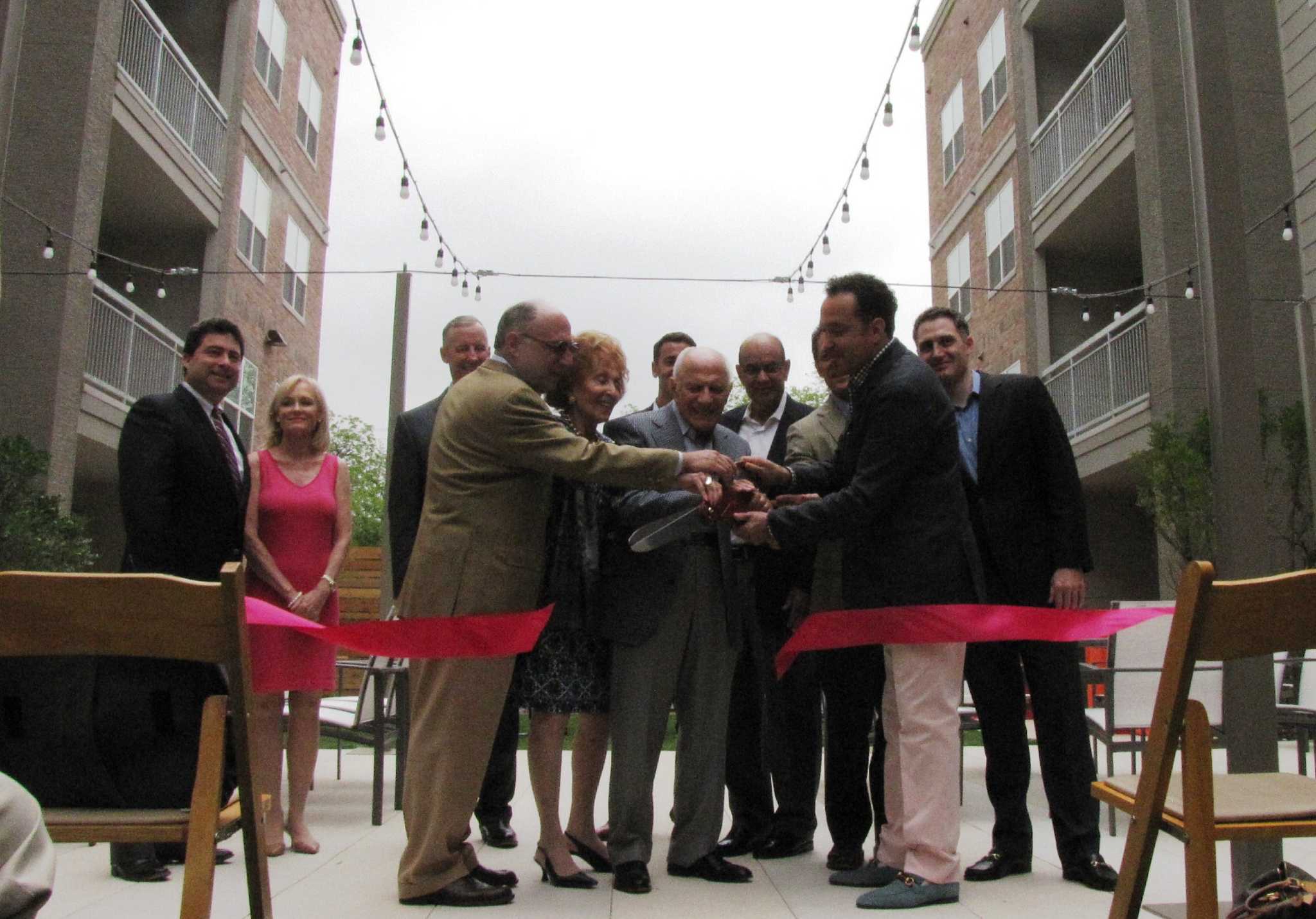 Terrell Heights apartment complex opens its doors