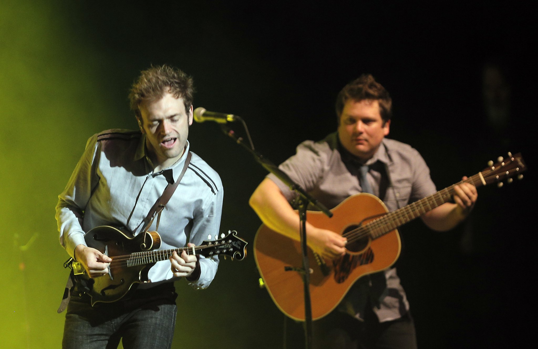 Nickel Creek review: Band pushes bluegrass limits - SFGate