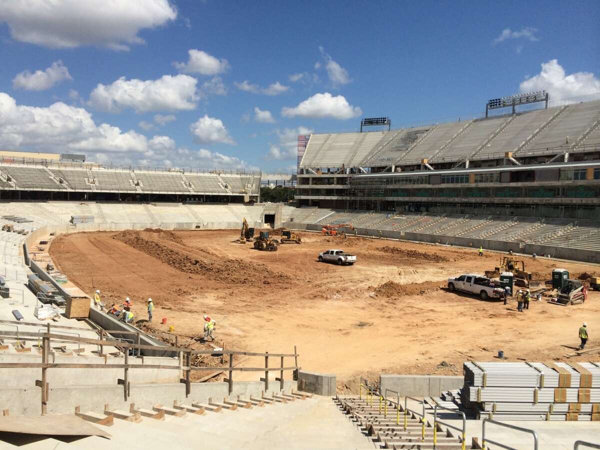 Body found at UH stadium under construction, possible suicide