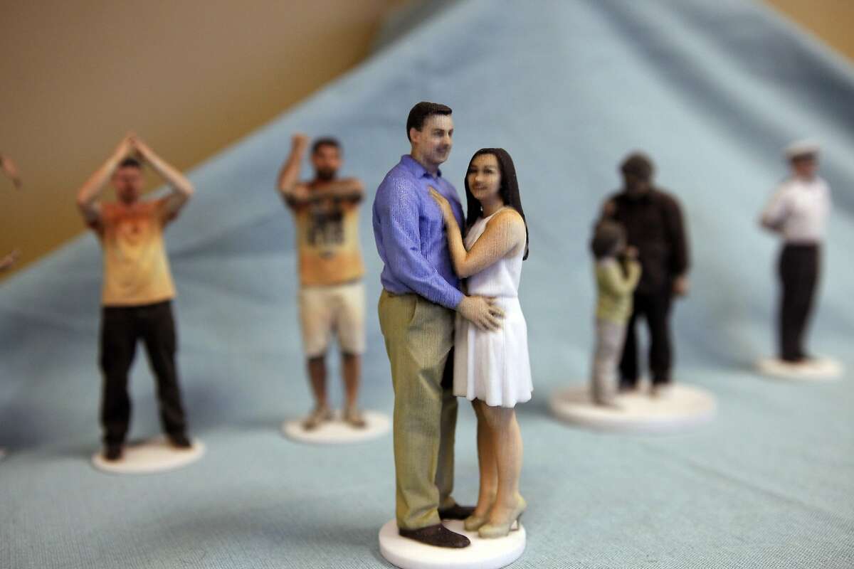 Twindom prints realistic 3-D keepsake figurines of people