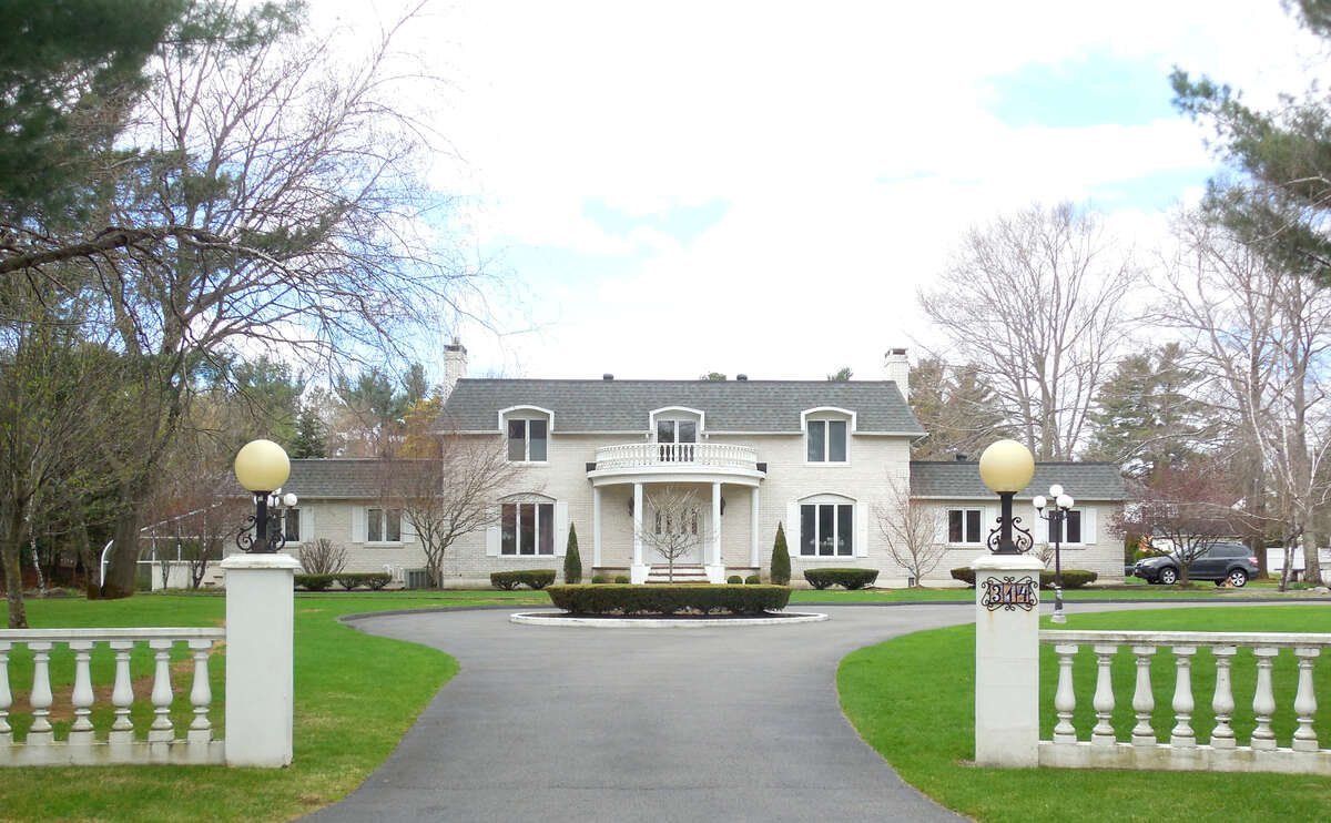 House of the Week Colonial in Guilderland