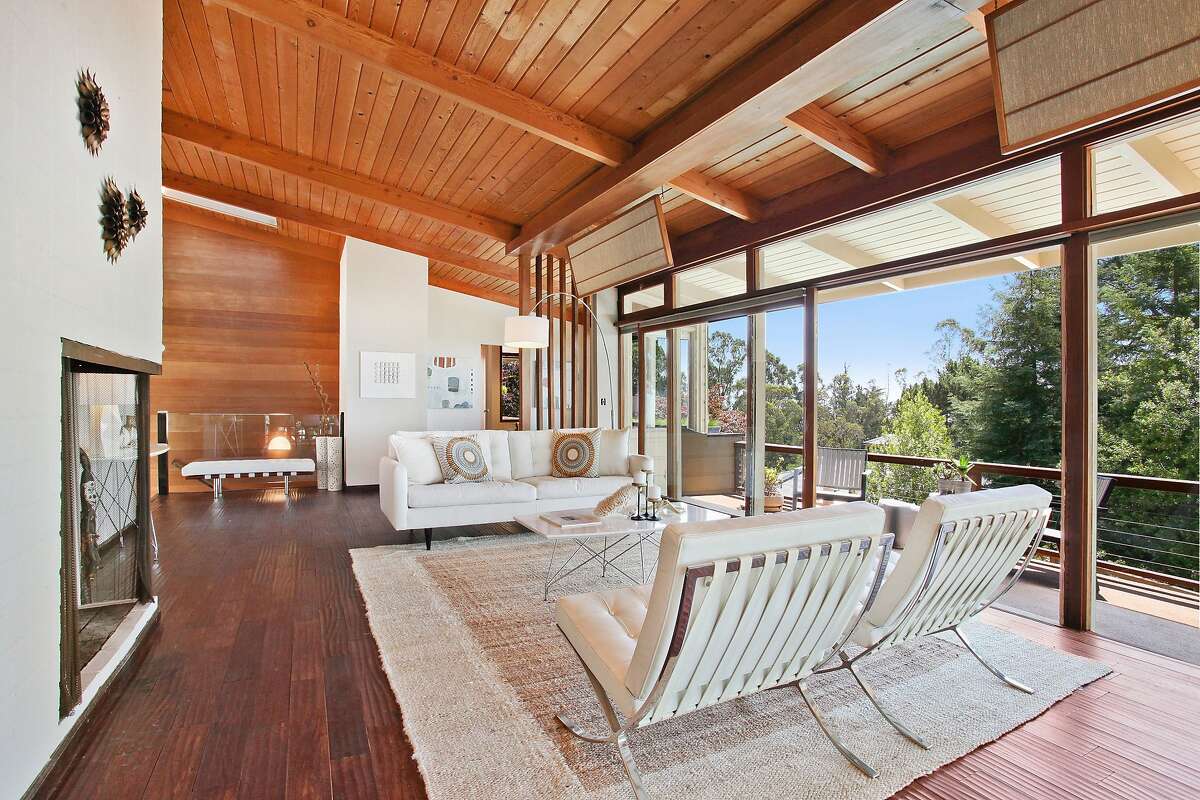 Hot Property: Angular design, bay views highlight Oakland midcentury