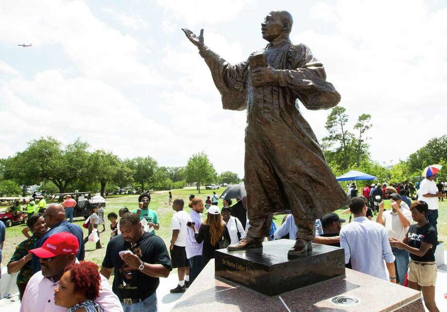 3,000 turn out to witness unveiling of MLK statue Houston Chronicle