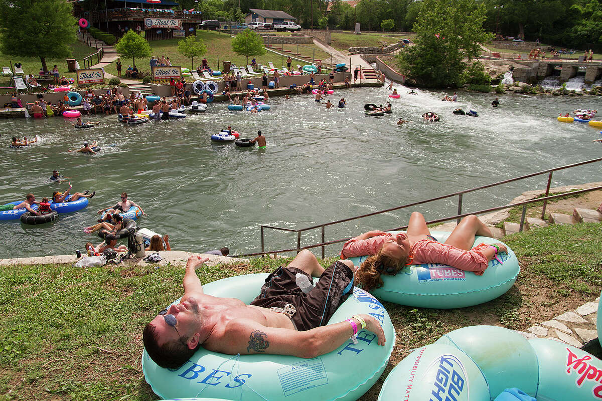 Tubers Break World Record On The Guadalupe River 