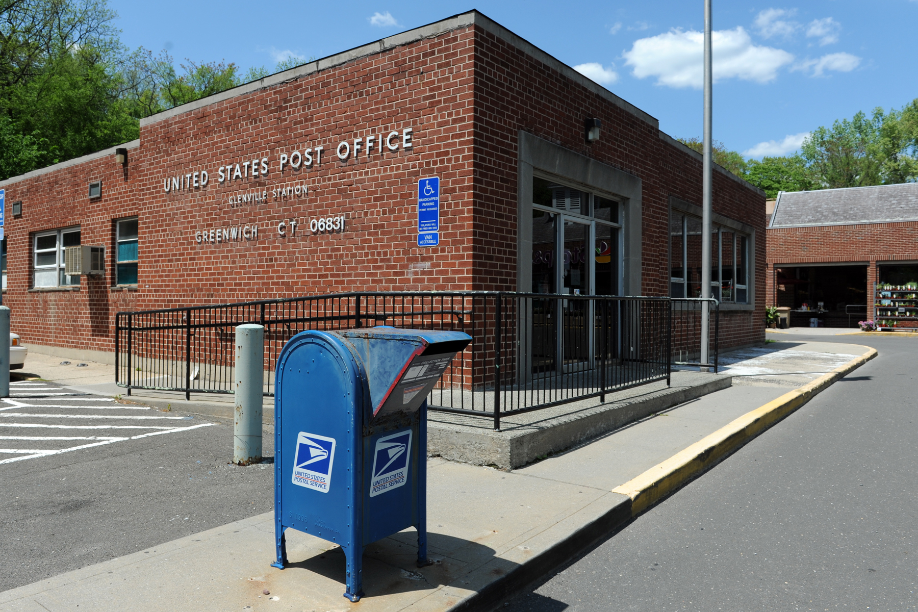 Glenville post office might stay put