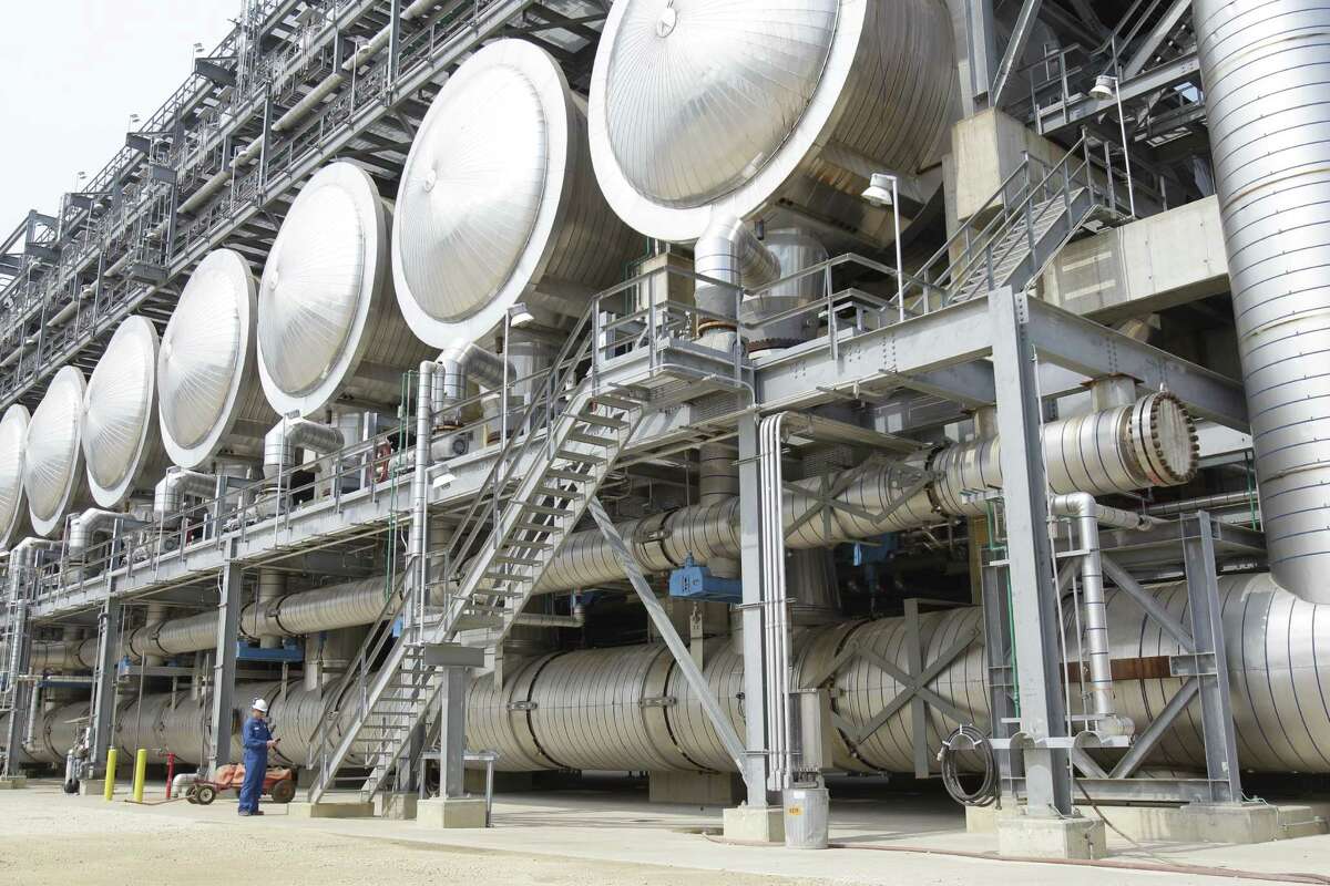 Koch Industries to buy Houston petrochemical company