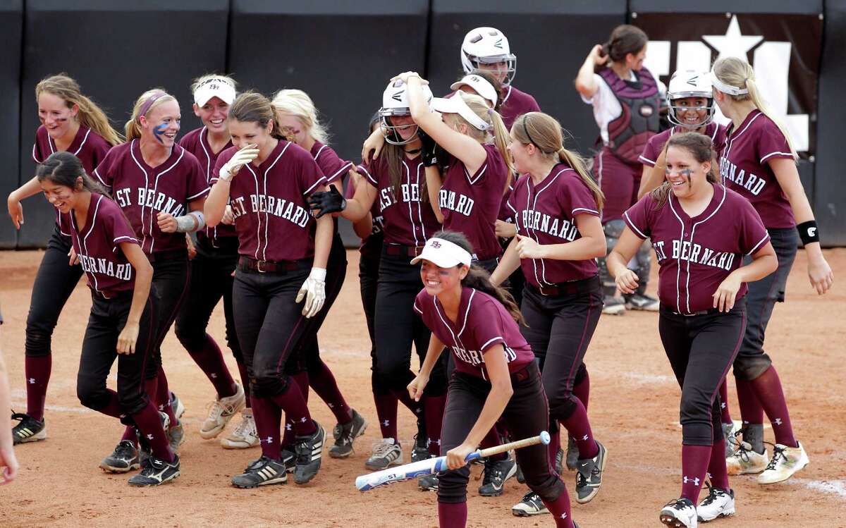 Show fans 15 as East Bernard knocks out Hawley