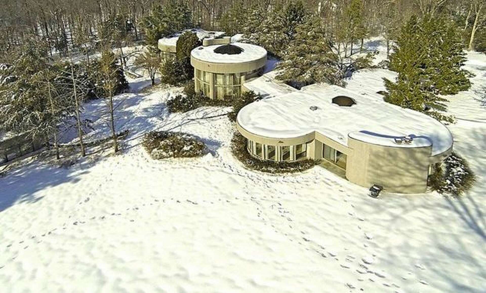 Whitney Houston's home finds a buyer