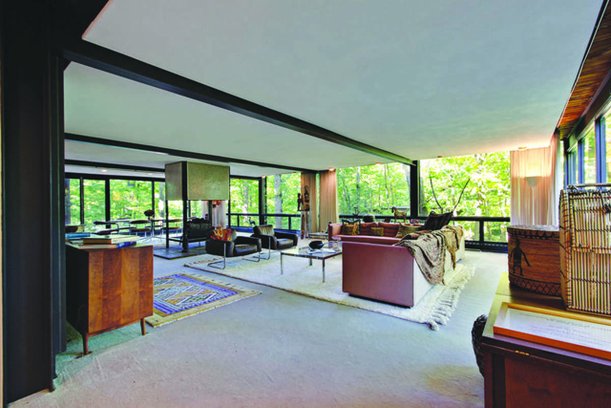 'Ferris Bueller' glass house sells for 1.06M