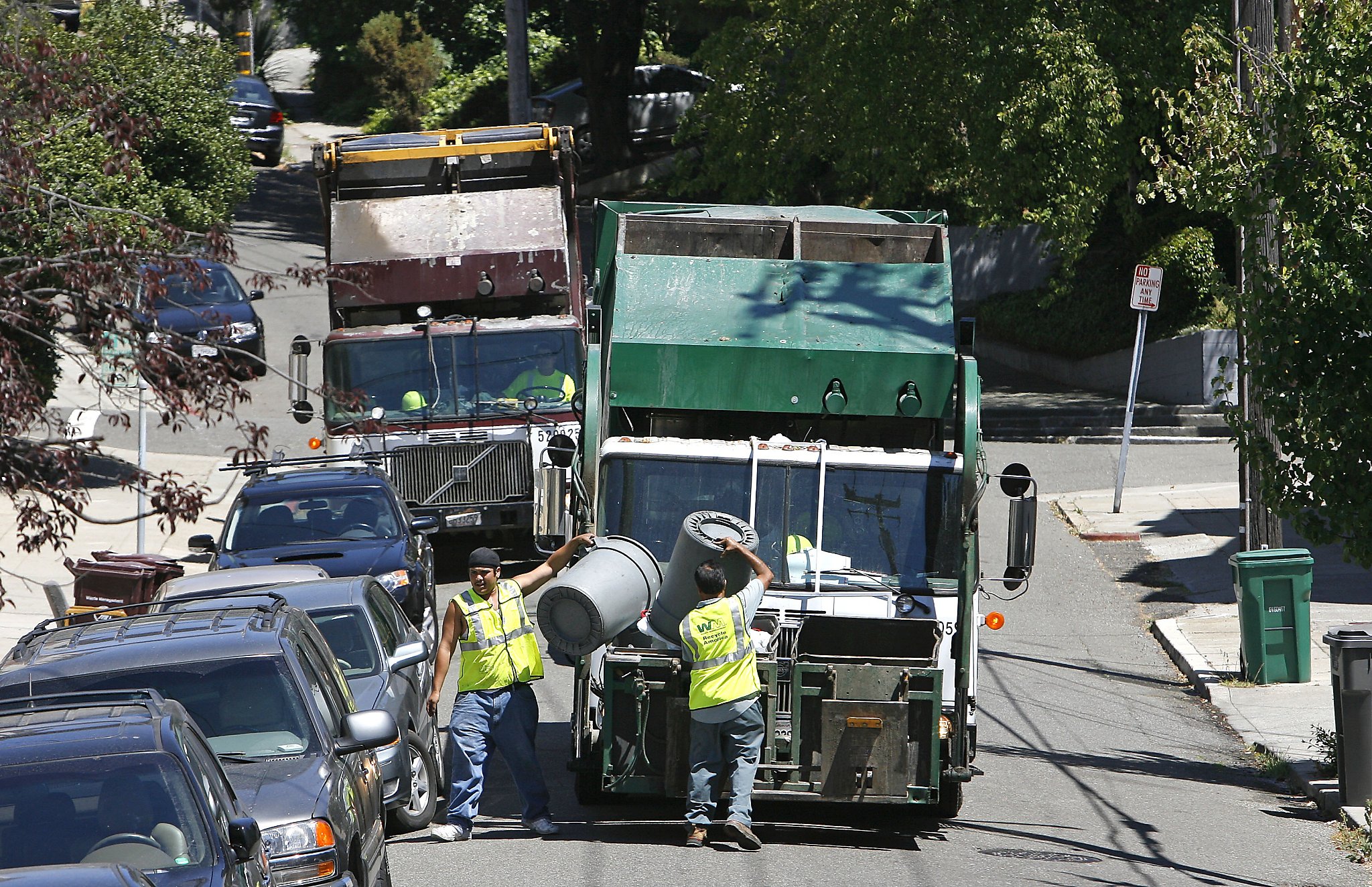 30 million tax buried in Oakland garbage contract