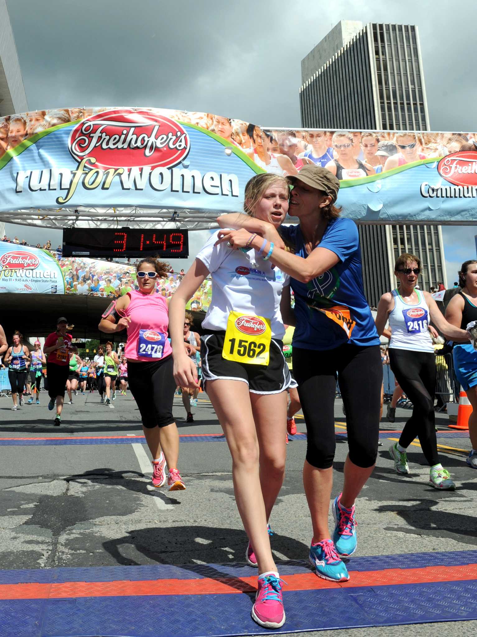 3,600 finish Freihofer's Run for Women Times Union