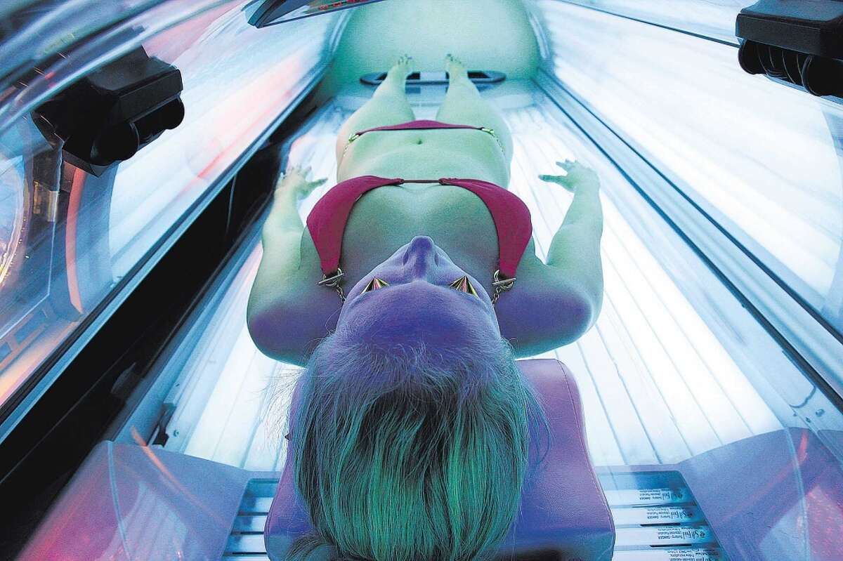 Five major sunburns during teen years can increase risk of skin cancer