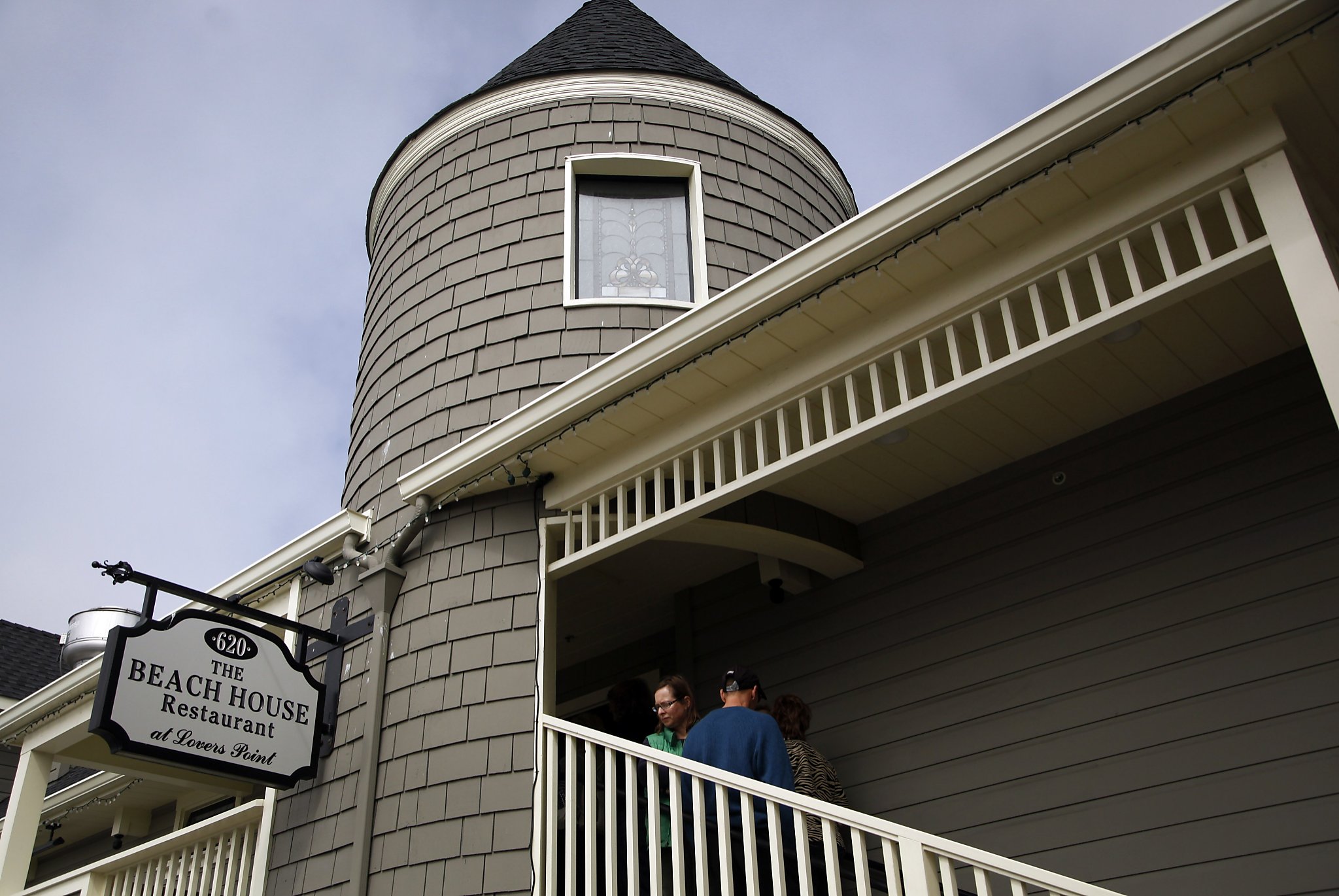 Sunset Supper Is A Big Draw At Pacific Groves Beach House