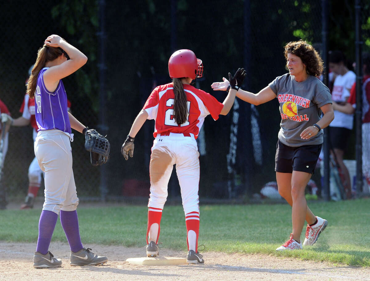 Greenwich softball beats Westhill on DeCarlo's walkoff homer in 8th inning