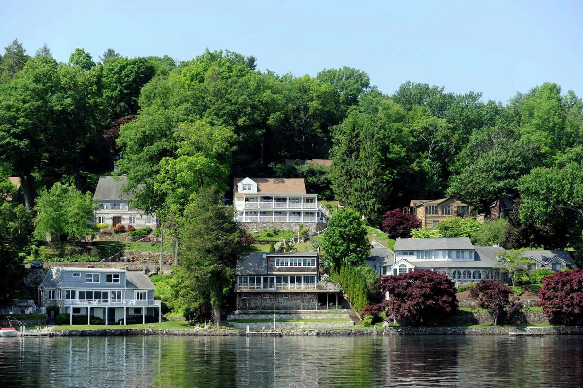 A break from wakes on Candlewood Lake?