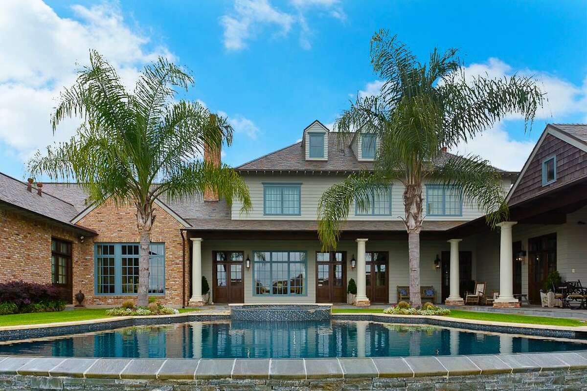 Sugar Land home has the perfect backyard