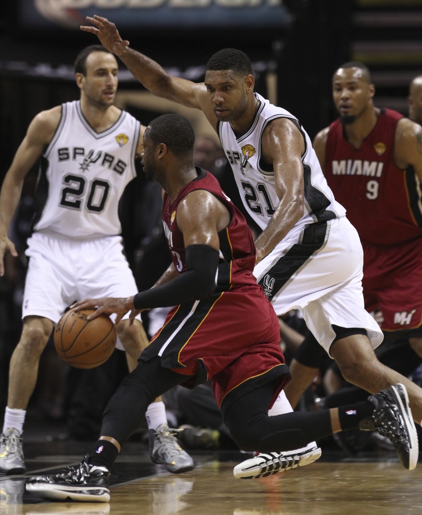 Jersey that Lebron James wore in infamous AT&T Center 'cramp game' versus  the Spurs is up for auction