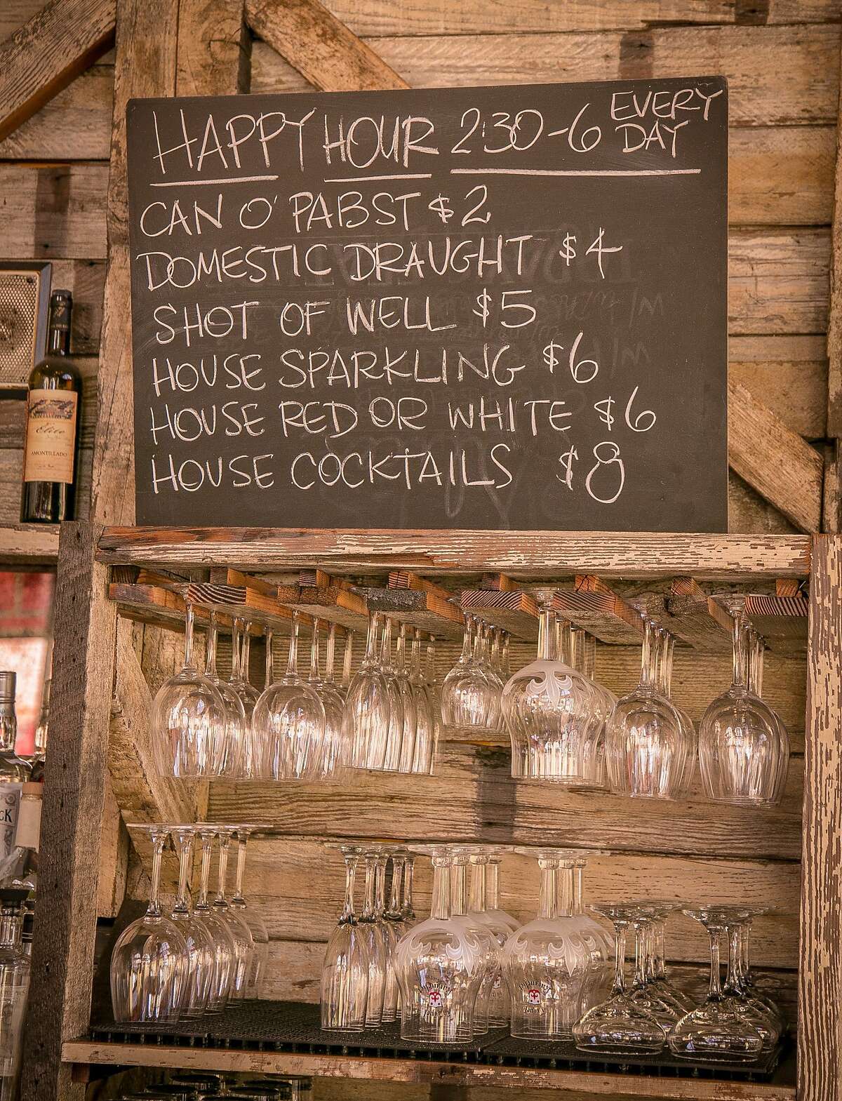 East End, Alameda Great pizzas and a whole lot more