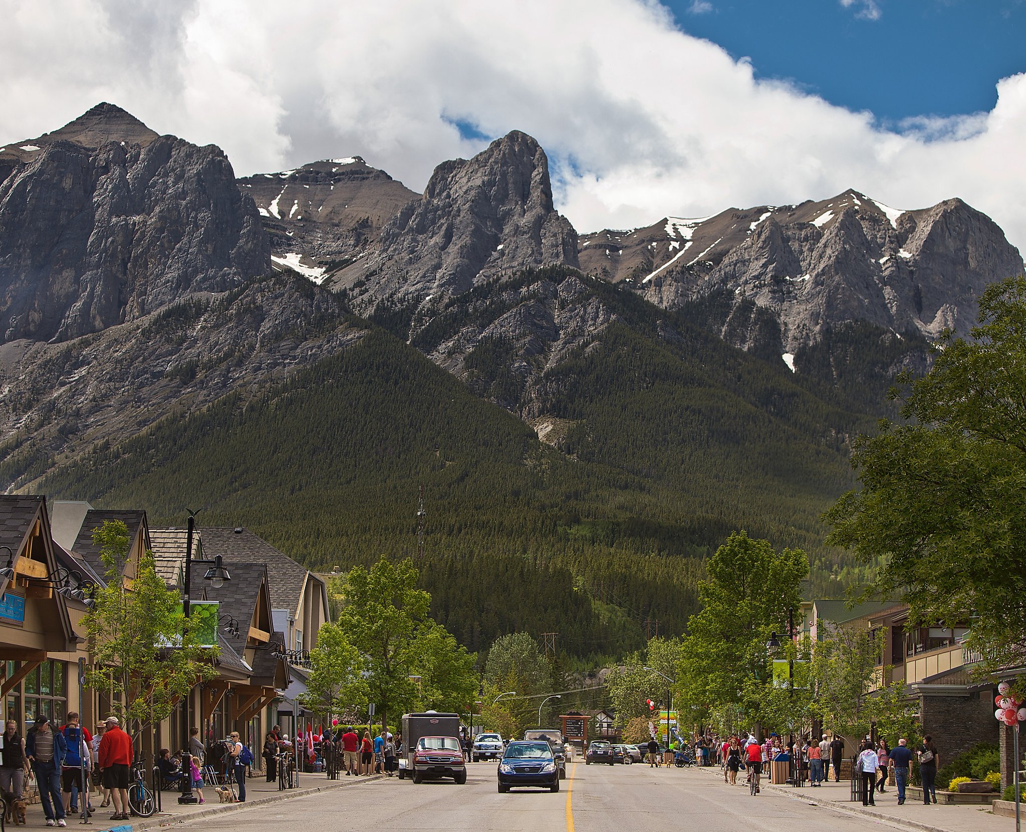 canmore-alberta-a-cheaper-relaxed-alternative-to-banff