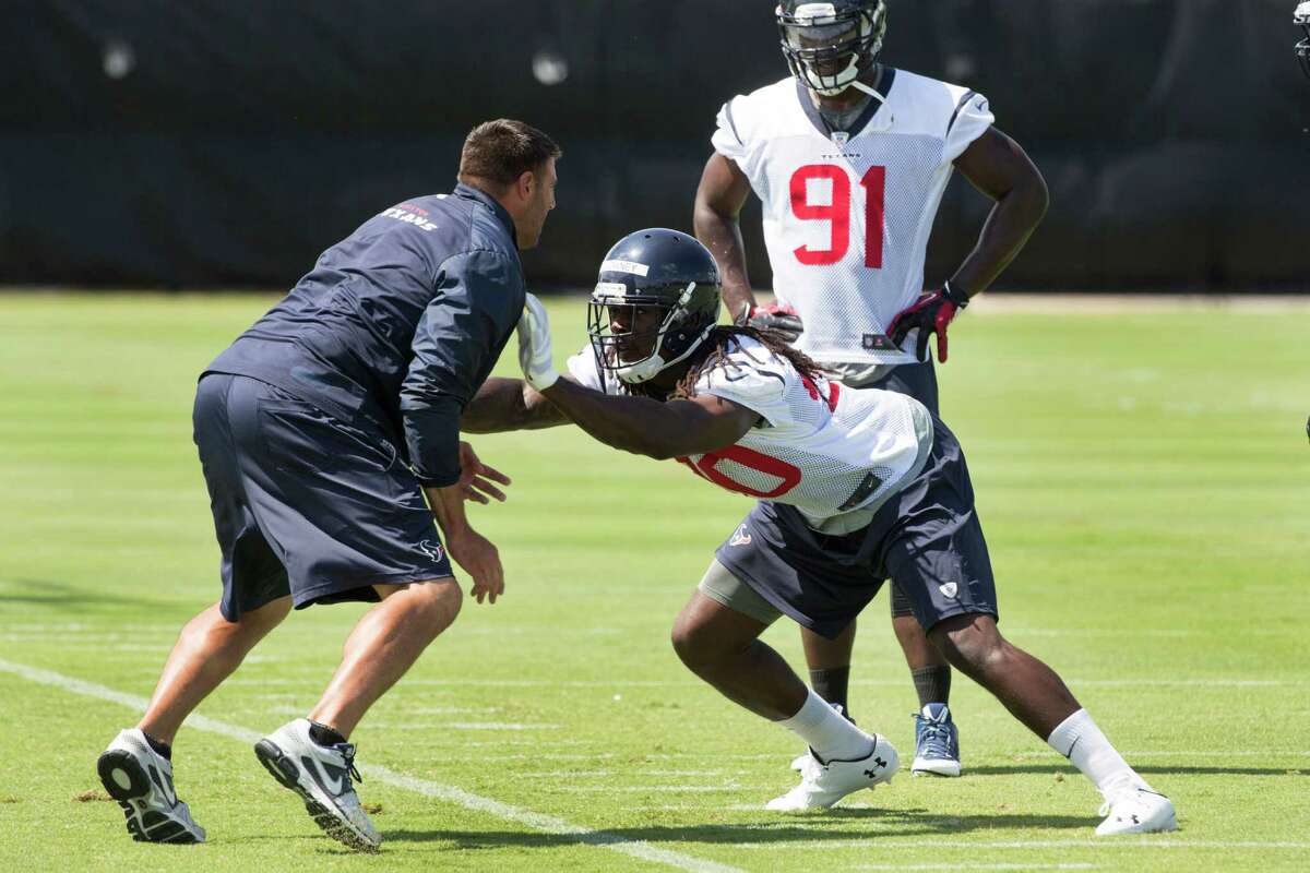 McGinest tells Texans players to put team first