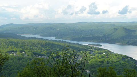 Bear Mountain Inn Recalls Old Time Grand Rustic Lodges