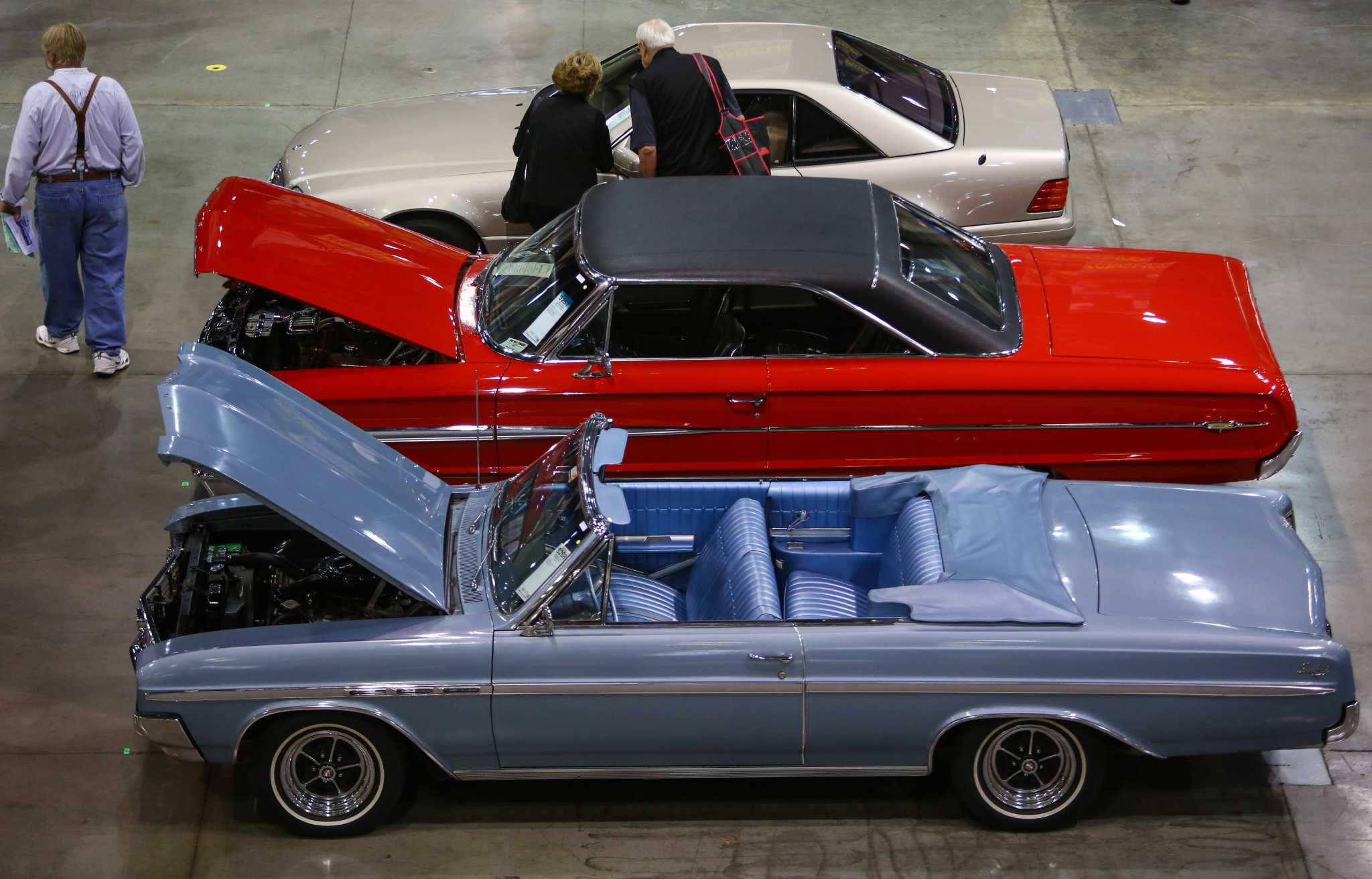 Mecum Auction brings hundreds of classic, rare cars to Seattle