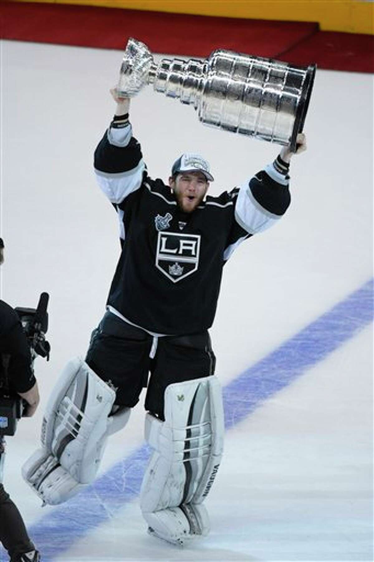 Jonathan Quick's legacy with the Kings written with Stanley Cups