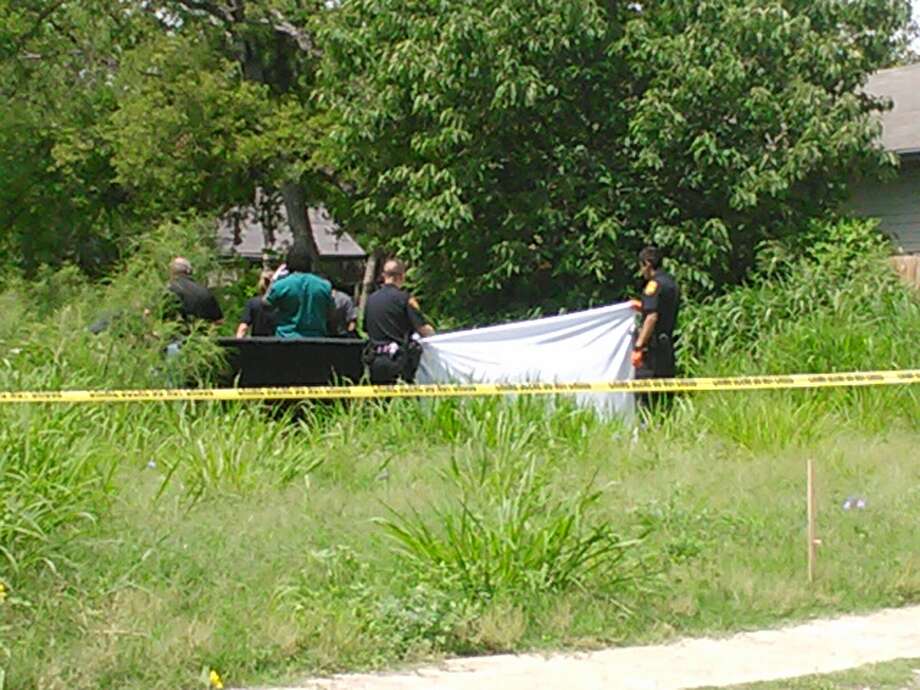 Man Found Dead In Field ID'd - San Antonio Express-News