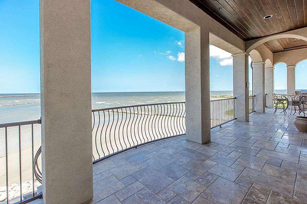 Beachfront paradise for sale in Seabrook