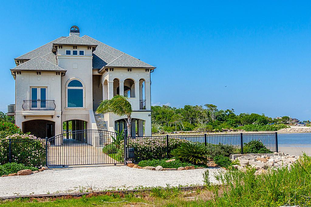 Beachfront paradise for sale in Seabrook