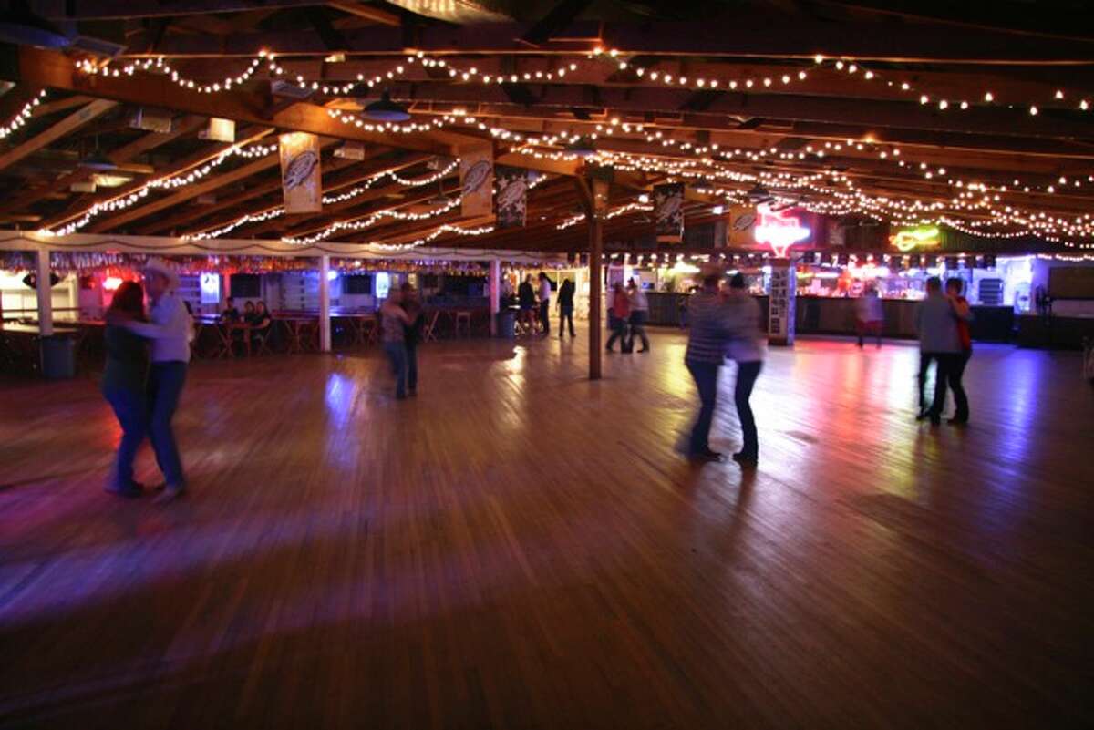 'Breastaurant' owner acquires historic Texas dance hall