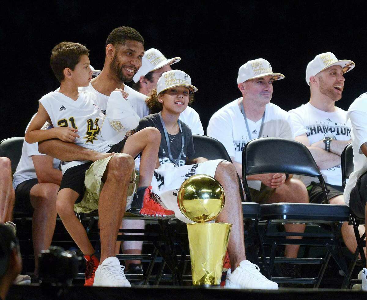 Spurs Caravan tour begins in Laredo