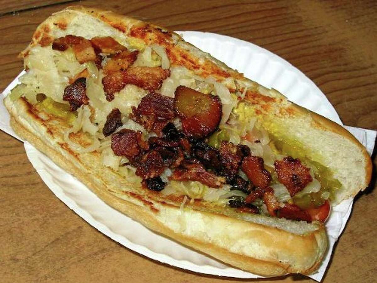 Walter’s Hot Dogs receives enthusiastic Stamford reception