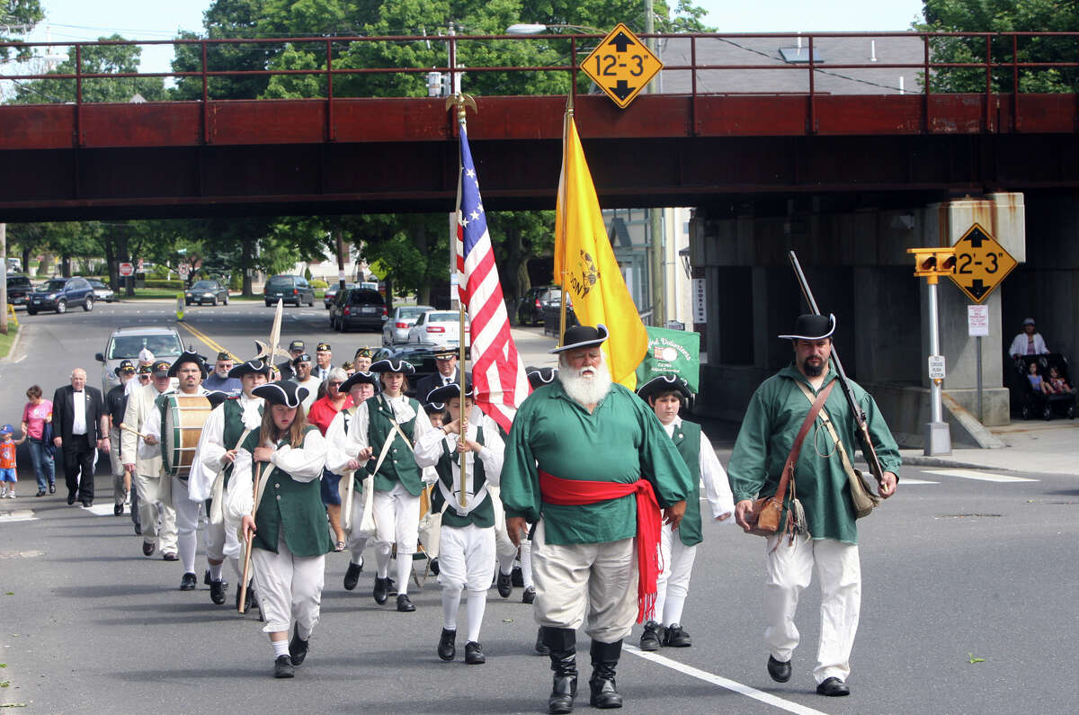 Fifers, drummers get ready to jam in Milford