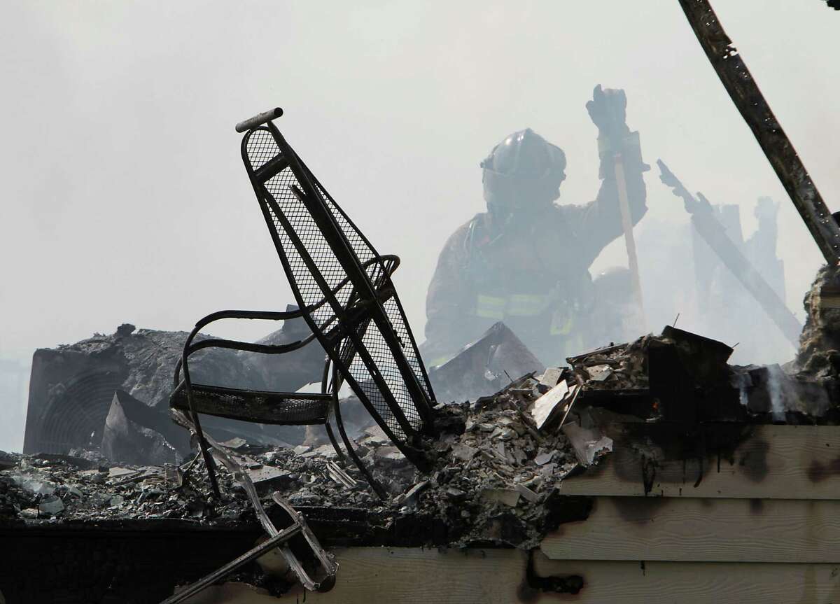 1 dead in explosion that demolished northwest Houston apartment complex