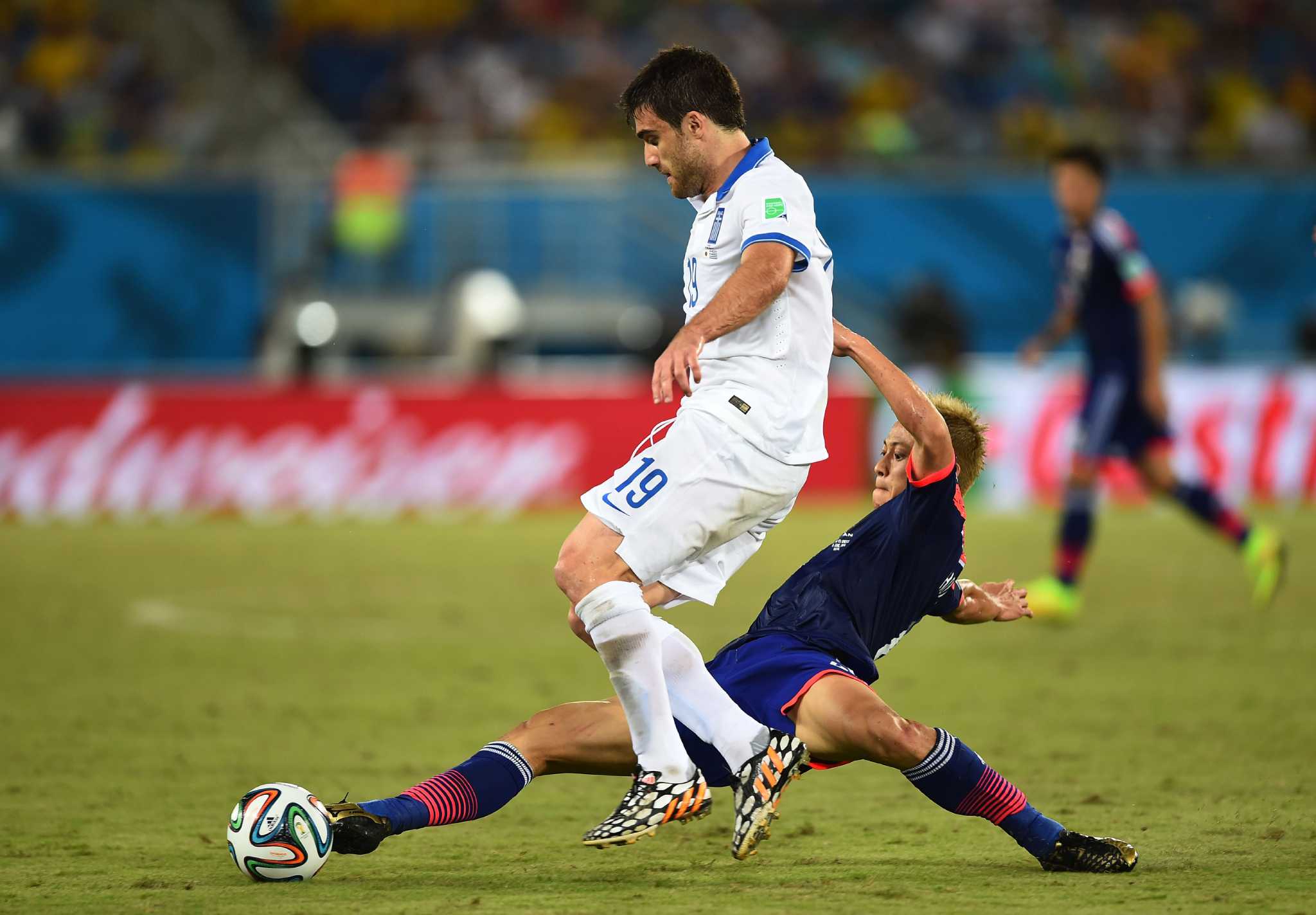 BBC Sport - Klaas Jan Huntelaar scored a penalty in stoppage time as  Netherlands recorded a dramatic victory over Mexico to reach the #WorldCup  quarter-finals. KNVB were a goal down with two