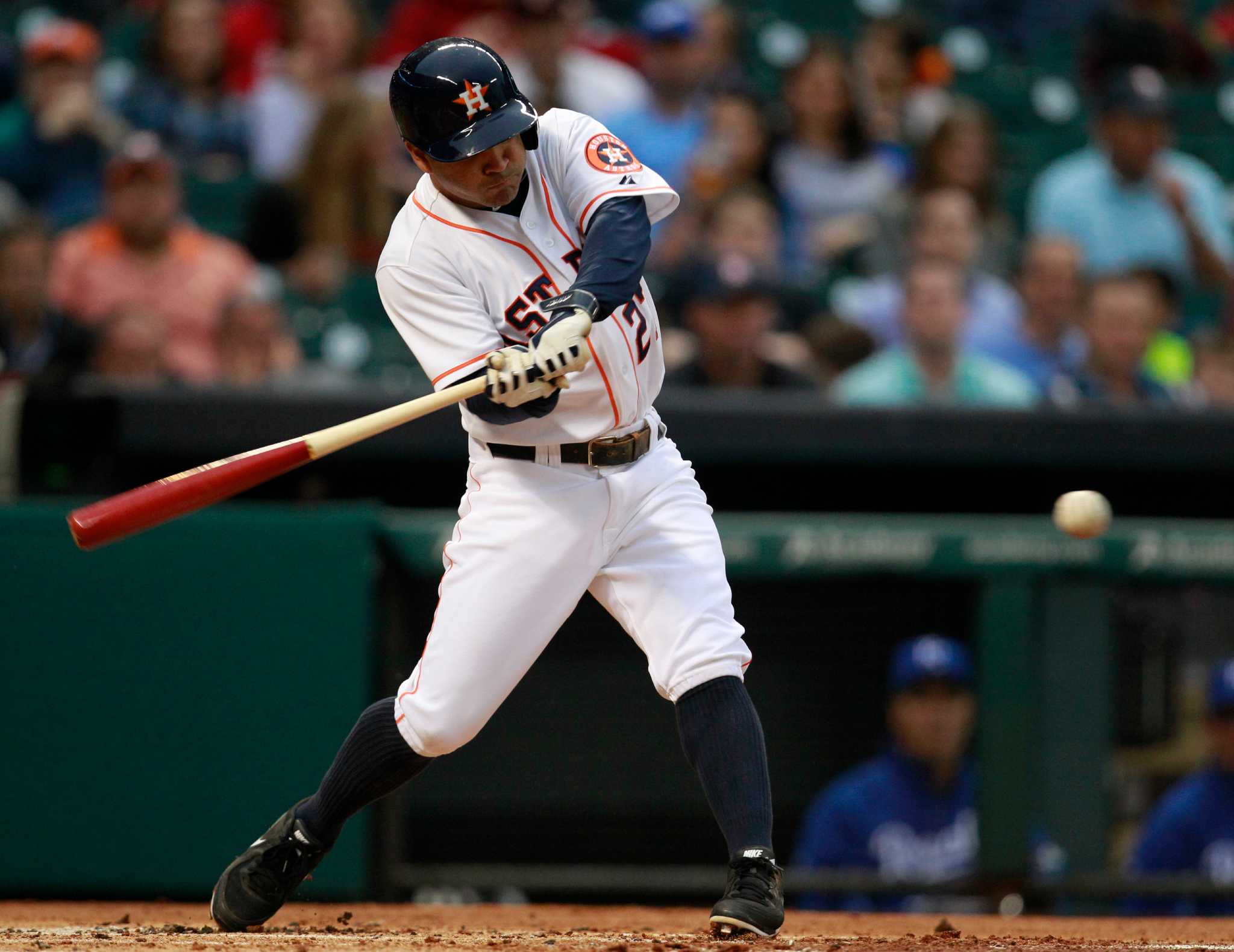Change in swing has Astros' Altuve chasing career year