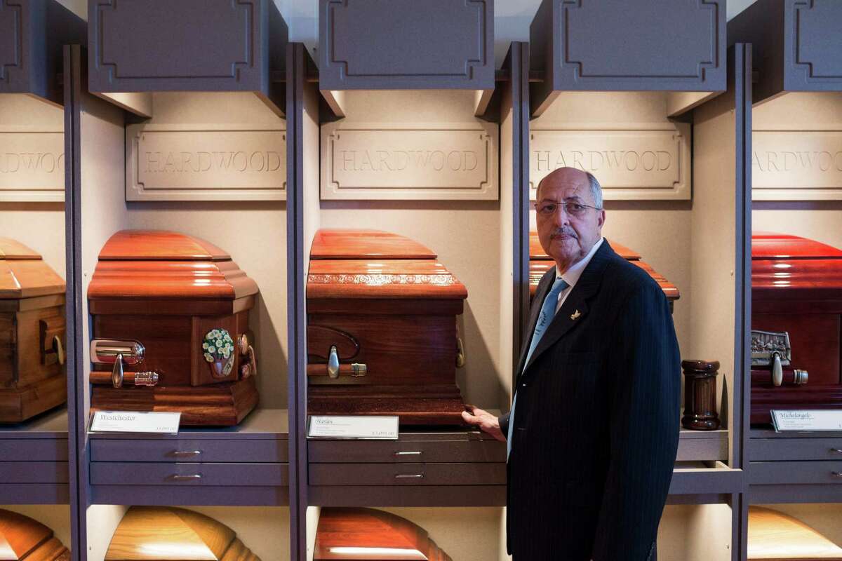 Rite of the sitting dead funeral poses from life