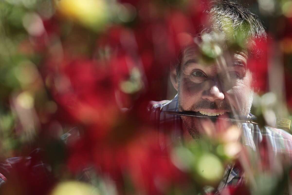 Oakland flower painter Kevin Woodson's blooming career