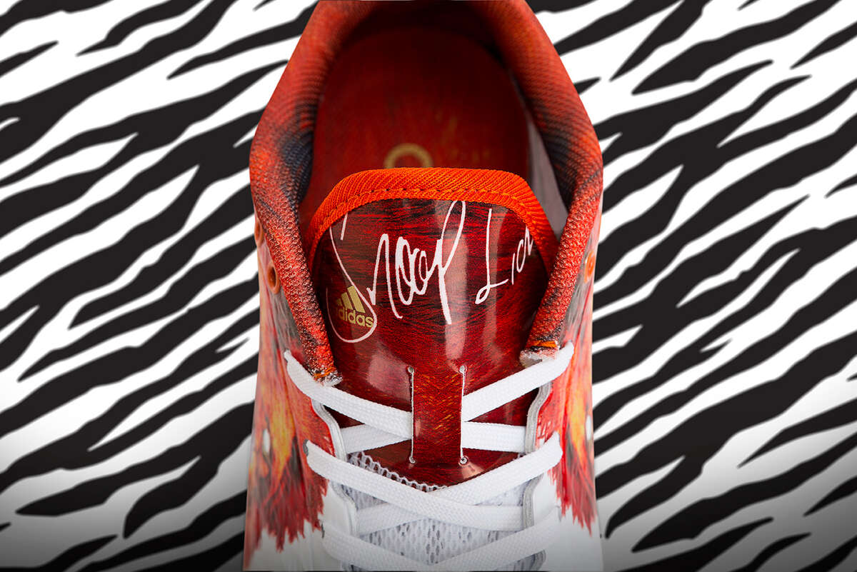 snoop dogg football cleats